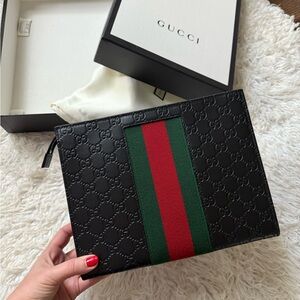 Gucci Signature Web Pouch/ Clutch